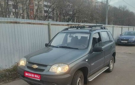 Chevrolet Niva I рестайлинг, 2011 год, 850 000 рублей, 1 фотография