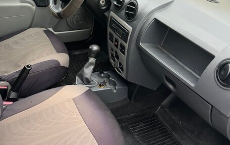 Renault Logan I, 2005 год, 230 000 рублей, 8 фотография