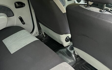 Renault Logan I, 2005 год, 230 000 рублей, 6 фотография