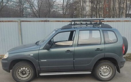 Chevrolet Niva I рестайлинг, 2011 год, 850 000 рублей, 2 фотография