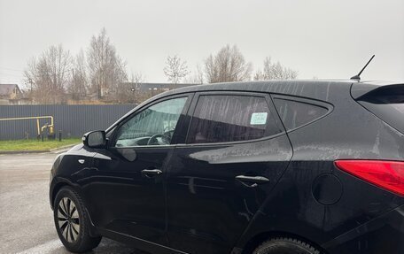 Hyundai Tucson III, 2011 год, 1 050 000 рублей, 3 фотография