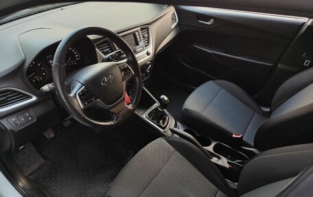 Hyundai Solaris II рестайлинг, 2017 год, 1 188 000 рублей, 13 фотография