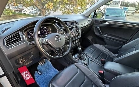 Volkswagen Tiguan II, 2019 год, 3 200 000 рублей, 13 фотография