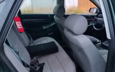 Audi A4, 1995 год, 240 000 рублей, 10 фотография