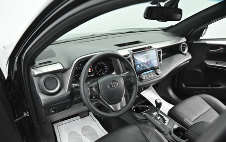 Toyota RAV4, 2019 год, 2 235 000 рублей, 8 фотография