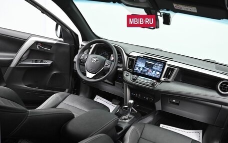 Toyota RAV4, 2019 год, 2 235 000 рублей, 17 фотография