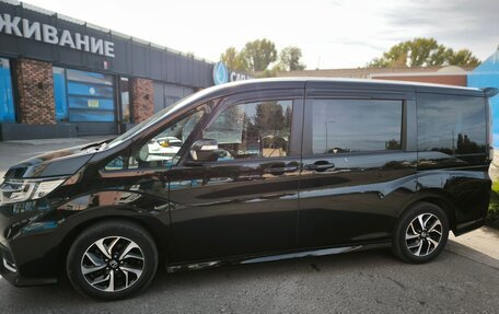 Honda Stepwgn IV, 2021 год, 2 690 000 рублей, 2 фотография