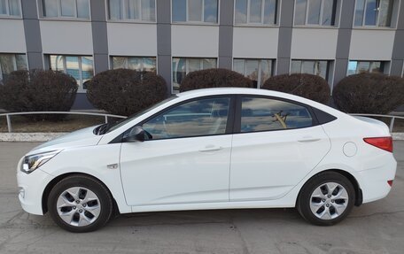 Hyundai Solaris II рестайлинг, 2016 год, 1 020 000 рублей, 1 фотография