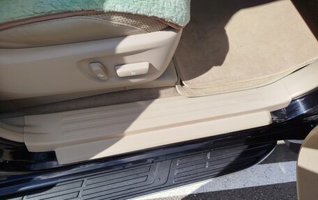 Toyota Land Cruiser Prado 150 рестайлинг 2, 2012 год, 3 479 000 рублей, 30 фотография