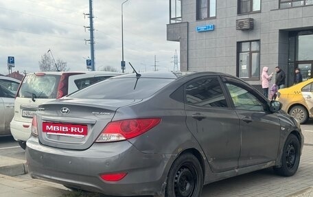 Hyundai Solaris II рестайлинг, 2013 год, 700 000 рублей, 2 фотография