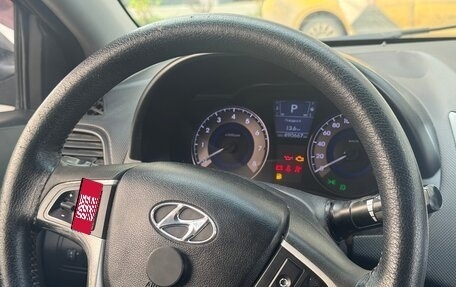 Hyundai Solaris II рестайлинг, 2013 год, 700 000 рублей, 9 фотография