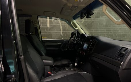 Mitsubishi Pajero IV, 2015 год, 2 790 000 рублей, 11 фотография