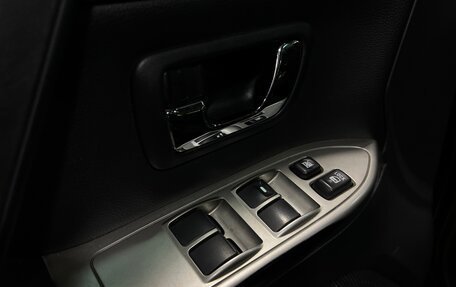 Mitsubishi Pajero IV, 2015 год, 2 790 000 рублей, 16 фотография