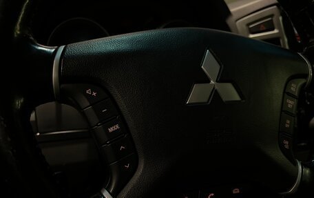 Mitsubishi Pajero IV, 2015 год, 2 790 000 рублей, 19 фотография