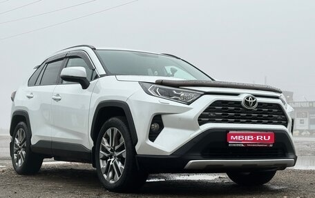 Toyota RAV4, 2021 год, 3 200 000 рублей, 1 фотография