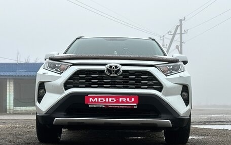 Toyota RAV4, 2021 год, 3 200 000 рублей, 10 фотография