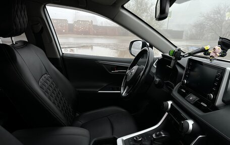 Toyota RAV4, 2021 год, 3 200 000 рублей, 13 фотография