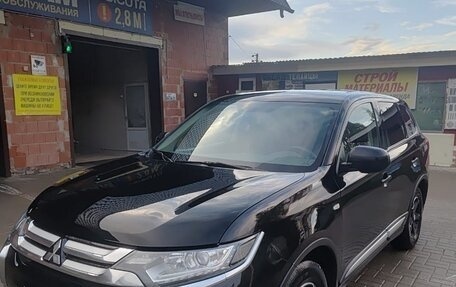 Mitsubishi Outlander III рестайлинг 3, 2015 год, 1 600 000 рублей, 5 фотография