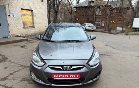 Hyundai Solaris II рестайлинг, 2012 год, 380 000 рублей, 4 фотография