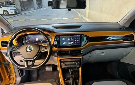 Volkswagen T-Cross I, 2021 год, 1 750 000 рублей, 11 фотография