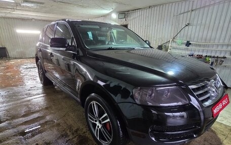 Volkswagen Touareg III, 2005 год, 750 000 рублей, 1 фотография