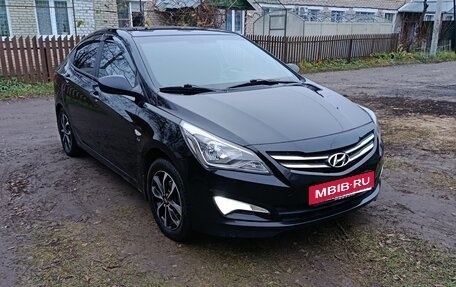 Hyundai Solaris II рестайлинг, 2015 год, 960 000 рублей, 1 фотография