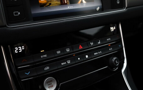 Jaguar XF II, 2016 год, 2 575 000 рублей, 24 фотография