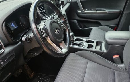 KIA Sportage IV рестайлинг, 2020 год, 2 400 000 рублей, 3 фотография