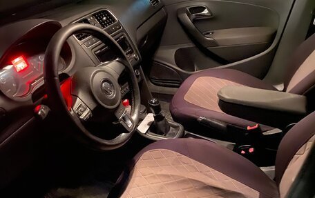 Volkswagen Polo VI (EU Market), 2012 год, 670 000 рублей, 3 фотография