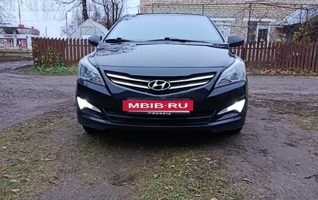 Hyundai Solaris II рестайлинг, 2015 год, 960 000 рублей, 2 фотография