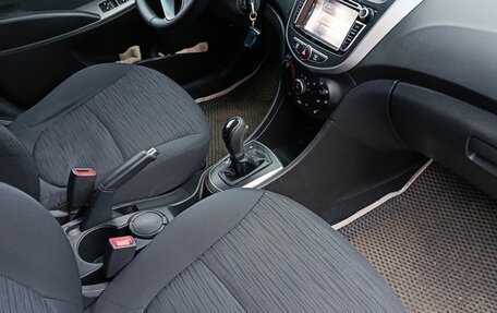 Hyundai Solaris II рестайлинг, 2015 год, 960 000 рублей, 9 фотография