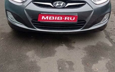 Hyundai Solaris II рестайлинг, 2013 год, 950 000 рублей, 2 фотография