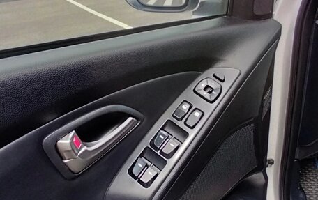 Hyundai ix35 I рестайлинг, 2011 год, 1 300 000 рублей, 9 фотография