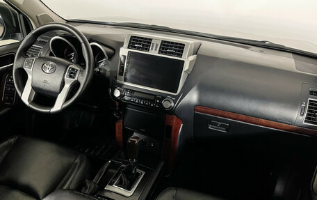 Toyota Land Cruiser Prado 150 рестайлинг 2, 2017 год, 3 697 000 рублей, 9 фотография