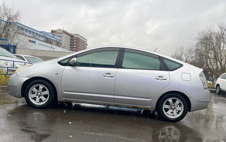 Toyota Prius, 2004 год, 500 000 рублей, 5 фотография