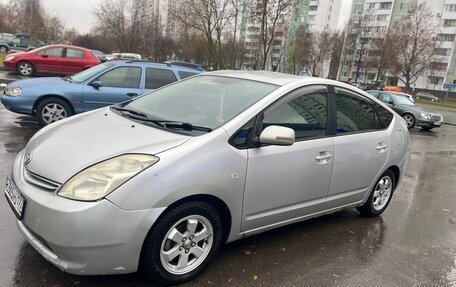 Toyota Prius, 2004 год, 500 000 рублей, 6 фотография