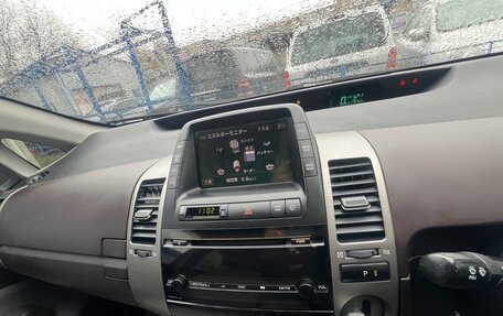 Toyota Prius, 2004 год, 500 000 рублей, 10 фотография