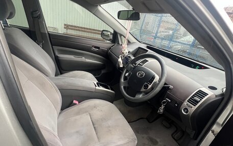 Toyota Prius, 2004 год, 500 000 рублей, 12 фотография