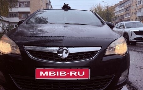 Opel Astra J, 2011 год, 720 000 рублей, 2 фотография