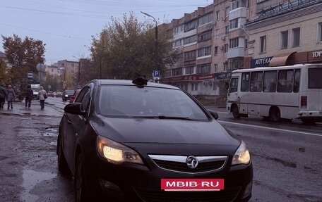 Opel Astra J, 2011 год, 720 000 рублей, 5 фотография