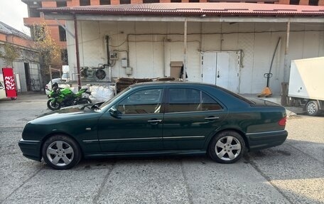 Mercedes-Benz E-Класс, 1997 год, 610 000 рублей, 2 фотография