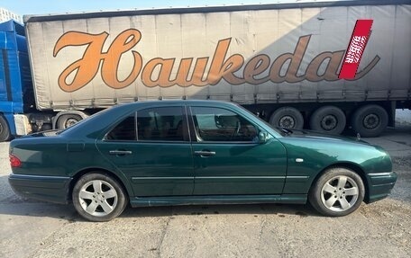 Mercedes-Benz E-Класс, 1997 год, 610 000 рублей, 3 фотография