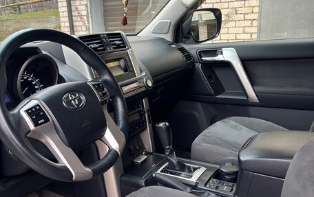 Toyota Land Cruiser Prado 150 рестайлинг 2, 2012 год, 3 800 000 рублей, 7 фотография