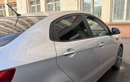 KIA Rio III рестайлинг, 2013 год, 900 000 рублей, 2 фотография