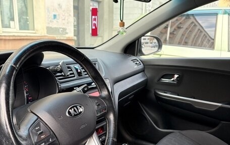KIA Rio III рестайлинг, 2013 год, 900 000 рублей, 23 фотография