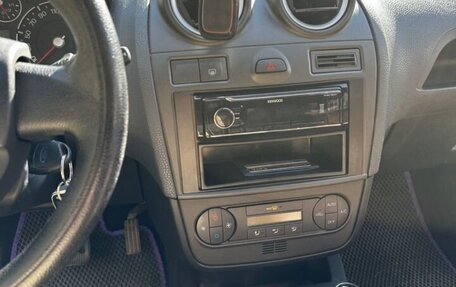 Ford Fiesta, 2006 год, 450 000 рублей, 5 фотография