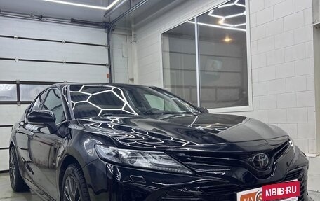 Toyota Camry, 2018 год, 2 500 000 рублей, 10 фотография