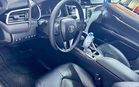 Toyota Camry, 2018 год, 2 500 000 рублей, 16 фотография