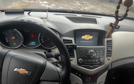 Chevrolet Cruze II, 2010 год, 380 000 рублей, 9 фотография