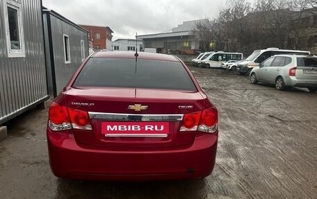 Chevrolet Cruze II, 2010 год, 380 000 рублей, 3 фотография